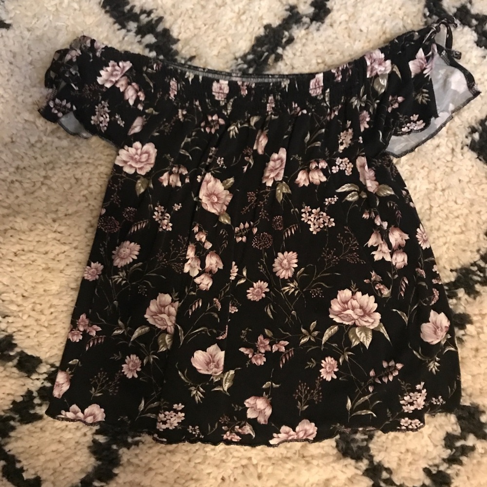 American Eagle top